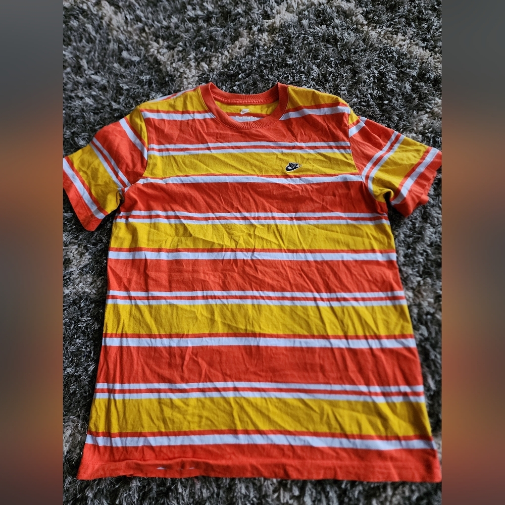 Nike Men's Orange and Yellow Striped Tee